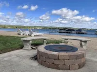 Beautifully renovated Crooked Lakefront Condo 1 Bed & 1.5 Baths-Legacy Up North
