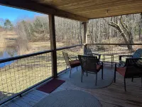 Cozy cabin in charming Kenoza Lake with WiFi, AC, pond,fire pit, lotof amenities