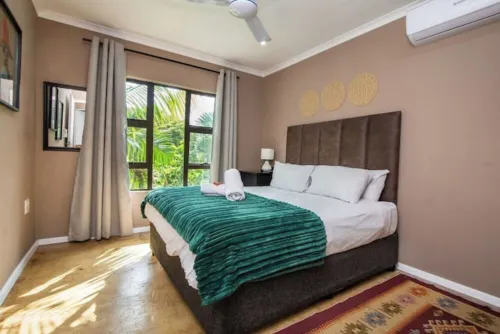 Smart 1-bedroom apartment/loadshedding free Hotels in Durban North