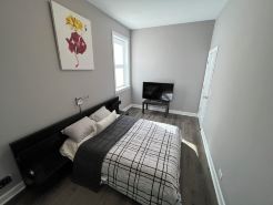 Spacious 3-bedroom apartment in awesome Chicago with AC, WiFi