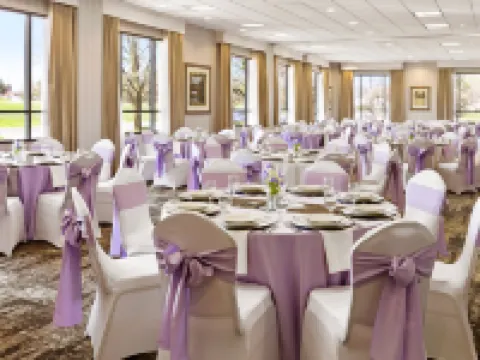 DoubleTree by Hilton Detroit Novi Hotels in Oakland County