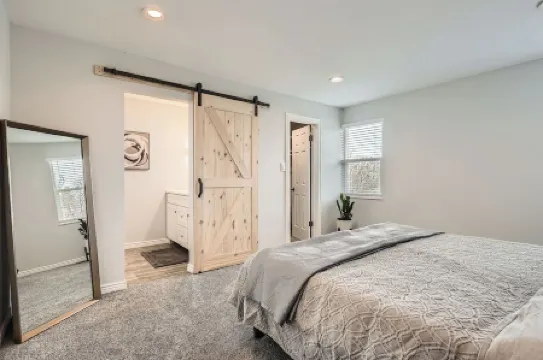 Spacious 4-bedroom house in charming Centennial with AC, WiFi