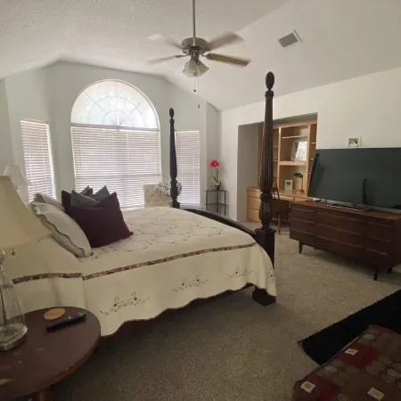 Comfortable, FULLY furnished 3 Bedroom Home on Burleson Cul-De-Sac