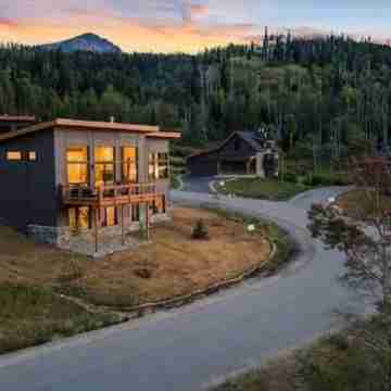 Summit Sky Sanctuary Hotel Exterior