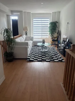 Cozy room . Modern home ( Share Bathroom)