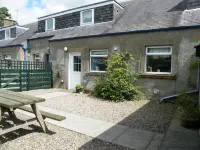 Owl Cottage, in Rural Farm Location with Games Room Hotels in Jedburgh