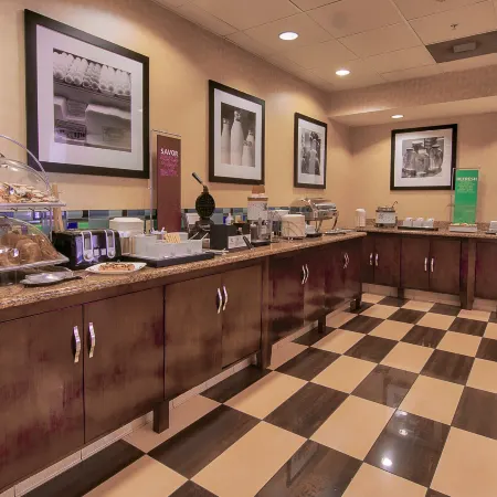 Hampton Inn & Suites Ridgecrest