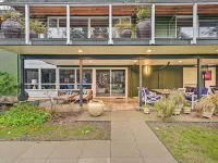 Edmonds Apartment with Private Wine Cellar! Hotele w: Edmonds