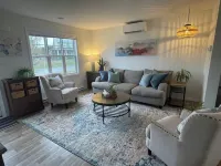 Cozy Family Home in the heart of Kensington.  Close to all amenities!