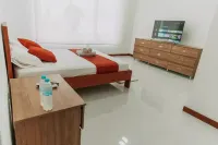 Private Room Next to the Pool w/ Shared Kitchen Hotels in Pedernales