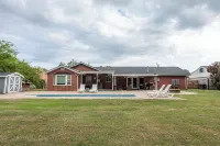 Charming 3-Bedroom Home with Private In-Ground Pool Oasis in Hampton, VA