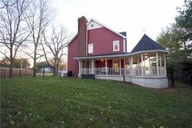 Southern Indy Farmhouse ~ 4-beds, Game Room, Hot Tub, & Pet Friendly