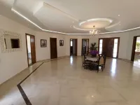 Atypical Villa la reine with swimming pool 5 minutes from the beach! فنادق في غيزن