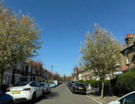 Elegant Garden Flat - Raynes Park
