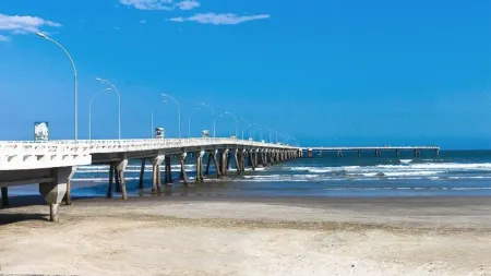 Super cozy beach house with pool for you and your family. Отели в г. Монгагуа