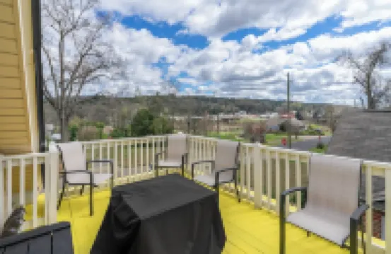 Dolly II Spacious 4-BR home in Wetumpka-Short walk to downtown & riverfront park