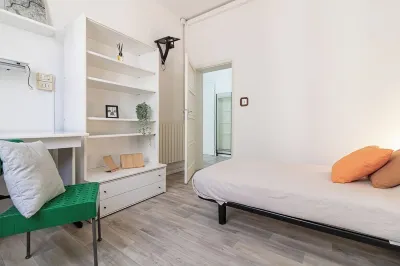 Very fresh cozy app.to just ristr. for fam. even long stay Hotels near Parco Villa Sorra