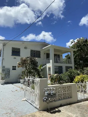 Situated in Saint Peter; MaryJays is 300 metres from Godings Bay Beach.