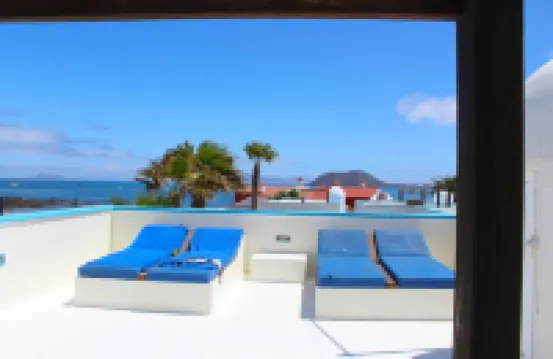 Privilege Bay- Villa Eesha-sea view and natural park view. Beach front location.
