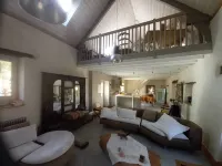 Charming residence in a floral park. Hotels in Penvenan