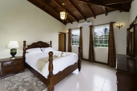 Beautiful house moments from the beach