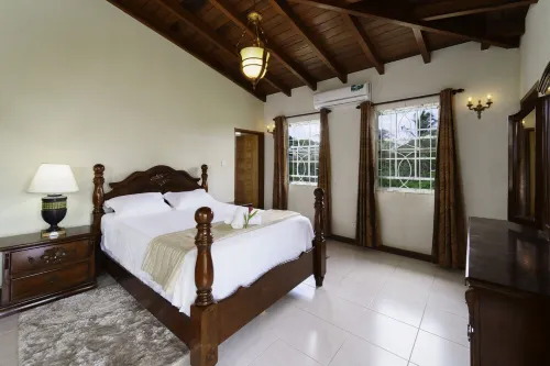 Beautiful house moments from the beach