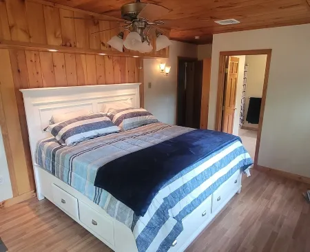 Hidden 4BR-3 bath Gem with lake views, private day dock and so much more