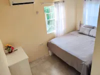 BQKG's Inn Apartment B. Only 15 minutes away from Marigot Bay and Castries! Hotel a Good Lands