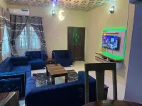 Charming 4-bedroom bungalow with AC and WiFi in peaceful Owerri. Solar ÷ Nepa