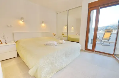 4-bedroom beachfront Villa in peaceful Rose with sea view Hotels near Beach Lazaret