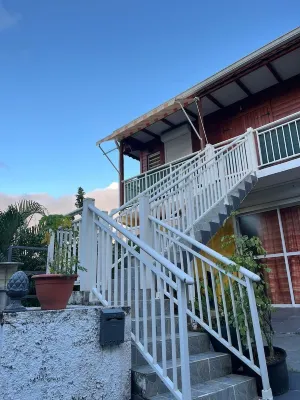 Vacation rental in Bouillante : View of Îlet Pigeon - 10 min from the beach Hotels in Bouillante