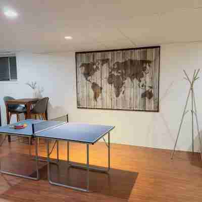 9 minutes from the airport cozy basement Fitness & Recreational Facilities