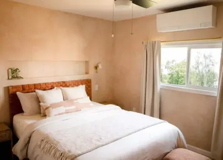 NEW: Chalet Getaway, 5 min to Main St