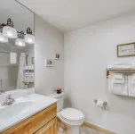 NEW Construction! Ski-In/Ski-Out Condo, fire place, Bunk room