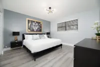 Newly Renovated 2-bedroom apartment By Sawgrass
