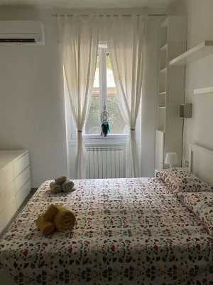 Charming one-bedroom apartment with romantic and quiet little garden. Hotel di Rifredi