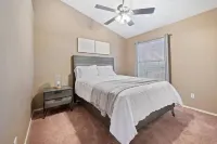 Spacious Modern Home w/ Pool • Hot Tub • Game Room - Homestays