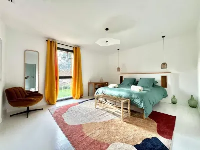 New villa Indoor pool 18pers Hotel dekat Green Village - Camping Seagreen