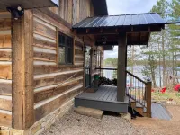 Camp Makwa 3-Bed 3-Bath Nostalgic Cabin in Harshaw Hotels in Cassian