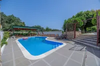“Luxury Wellness Villa for Holidays, Retreats, Celebrations & Meetings with pool