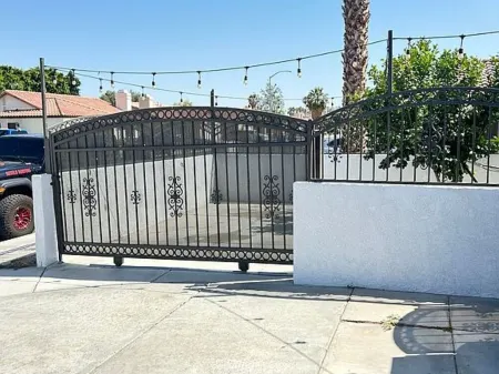 Bedrooms: 4 home in Indio, CA