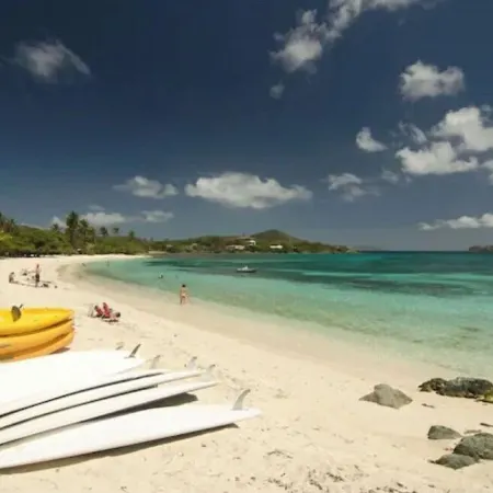 Stylish Beach Condo located on Sapphire Beach