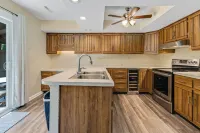 Walking Distance to Stadiums and Hospital with AC/WiFi in enjoyable Morgantown