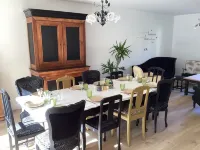 House near 24 h circuit Ecommoy 호텔