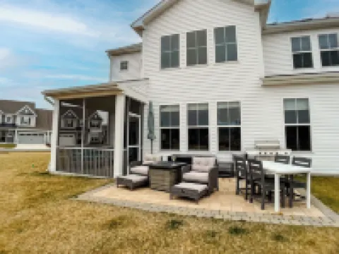 Pondside Paradise: Fishing-Pools-Bishops Landing-Seasonal Free Bethany Shuttle Hotels in Millville