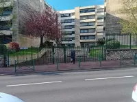 Charming modernised studio apartment very pleasant, furnished and equipped. Hotels in Franconville