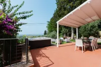Tognazzi Casa Vacanze - Panoramic Villa - Villa with private pool and hot tube