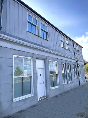 Central 2-bedroom apartment, Montrose Hotels in 