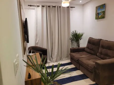 Flat com 2 Quartos, Aconchegante a Poucos Minutos da Praia