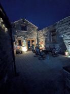 Cozy Cottage Close to Haworth Sleeps 2 with Garden